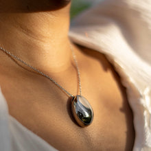 Load image into Gallery viewer, Pebble Necklace