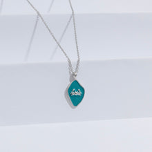 Load image into Gallery viewer, Crab Necklace